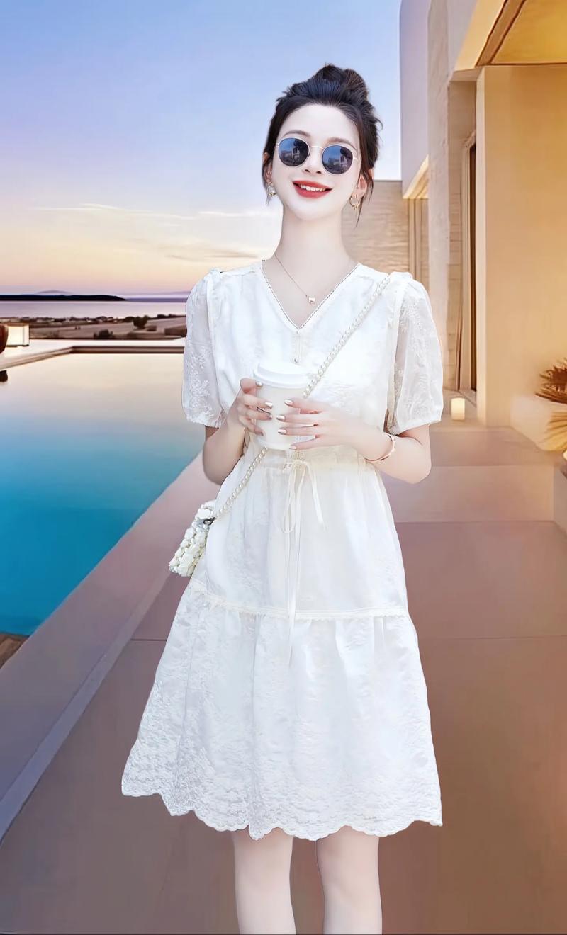刺绣蕾丝花边：时尚穿搭中的灵动之美